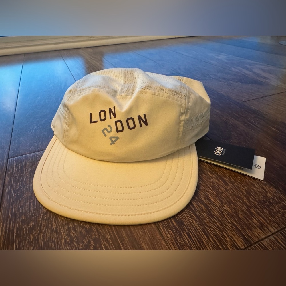 London Marathon 2024 Tracksmith hat by Ciele